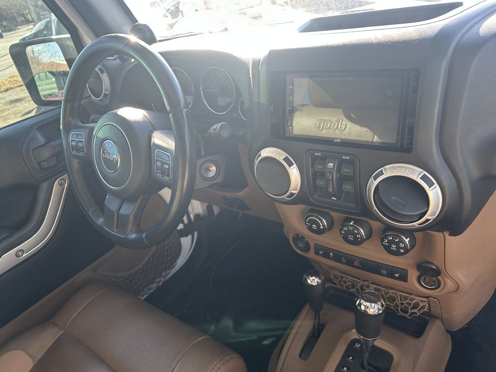 2011 Jeep Wrangler Unlimited Image 9