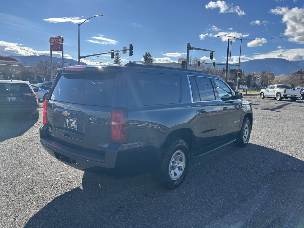 2019 Chevrolet Suburban Image 3