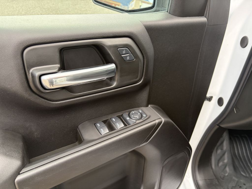 2025 Chevrolet Silverado 1500 Image 9