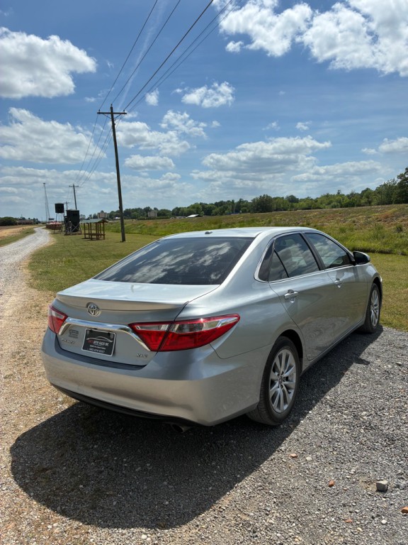 2016 Toyota Camry Image 3