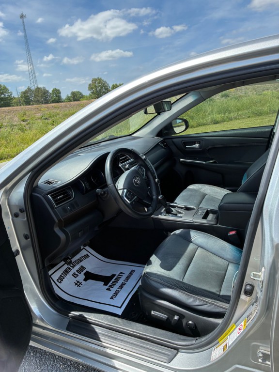 2016 Toyota Camry Image 5
