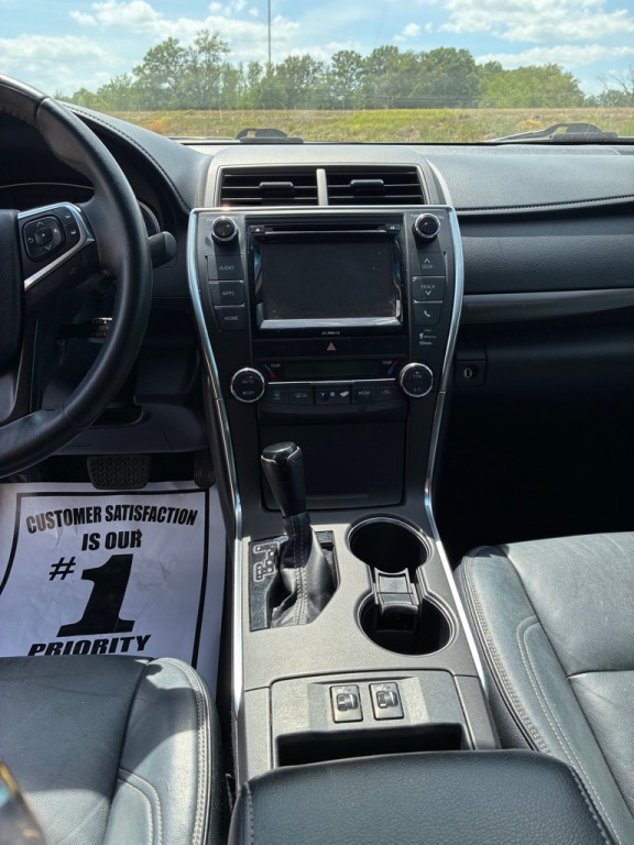 2016 Toyota Camry Image 7