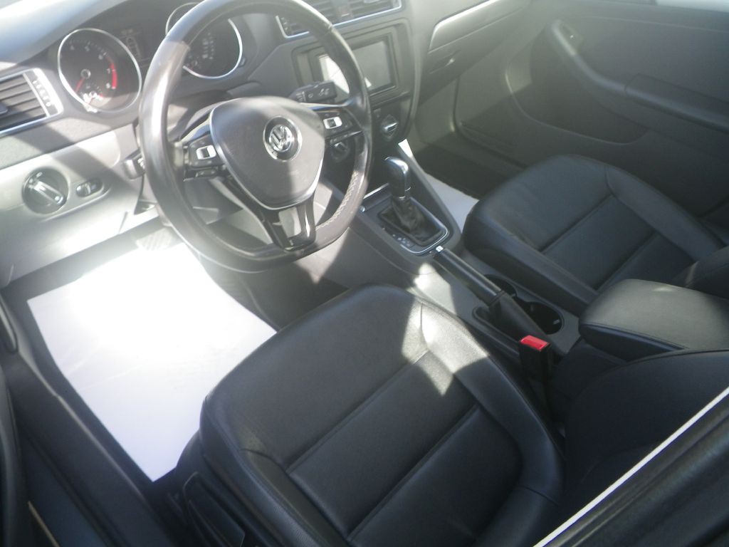 2017 Volkswagen Jetta Image 11