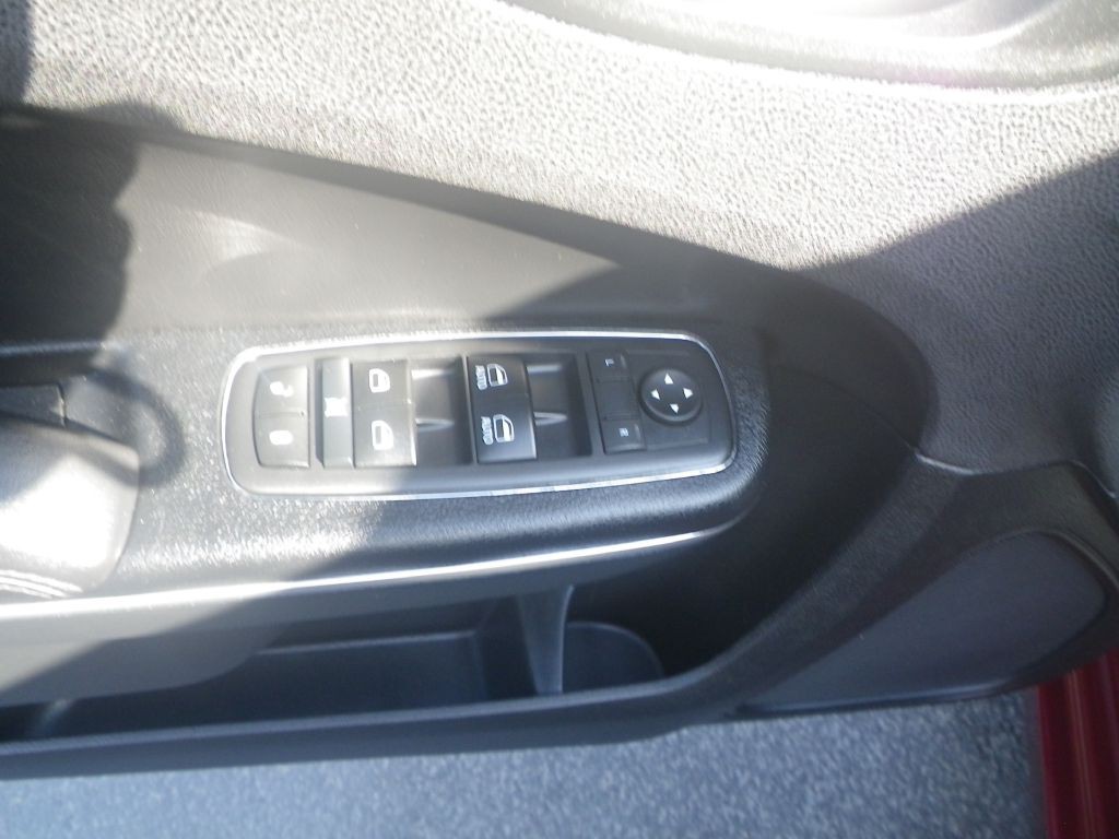 2017 Chrysler 300 Image 10