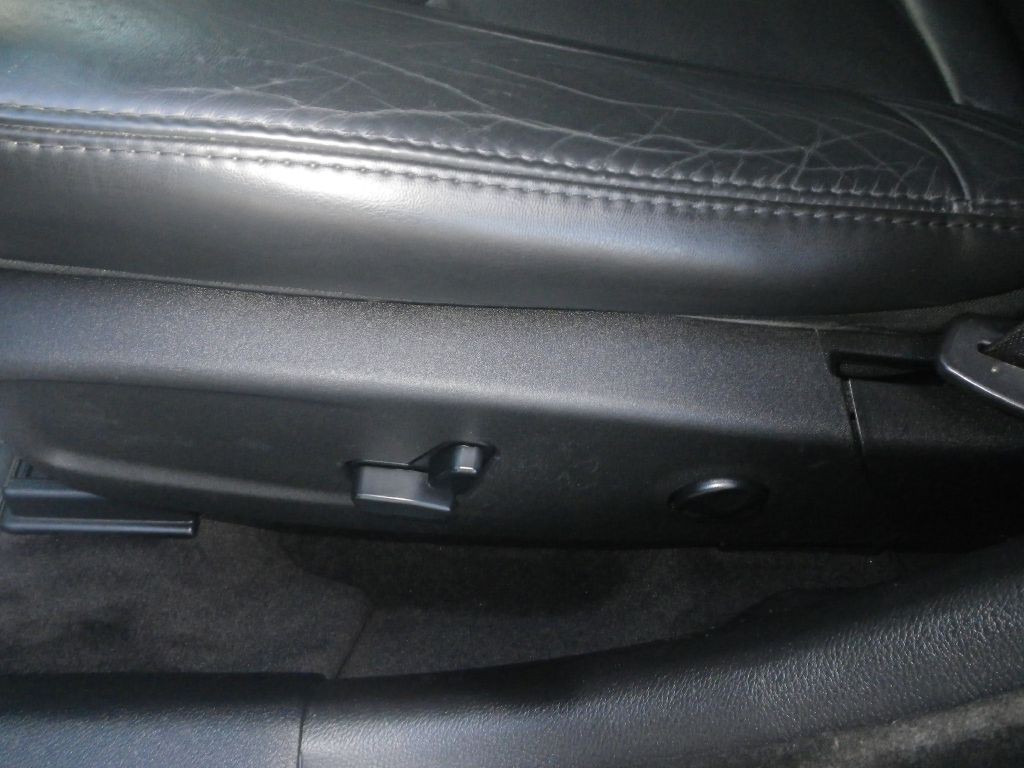 2017 Chrysler 300 Image 11