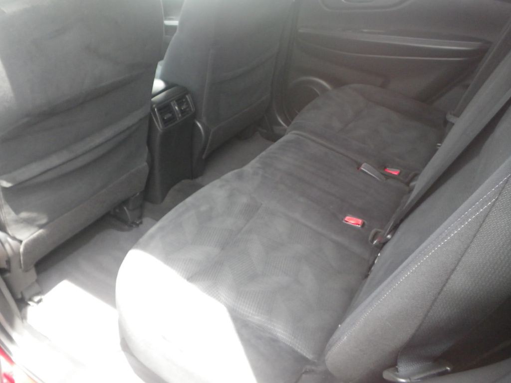 2016 Nissan Rogue Image 9