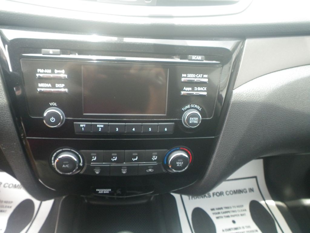 2016 Nissan Rogue Image 13