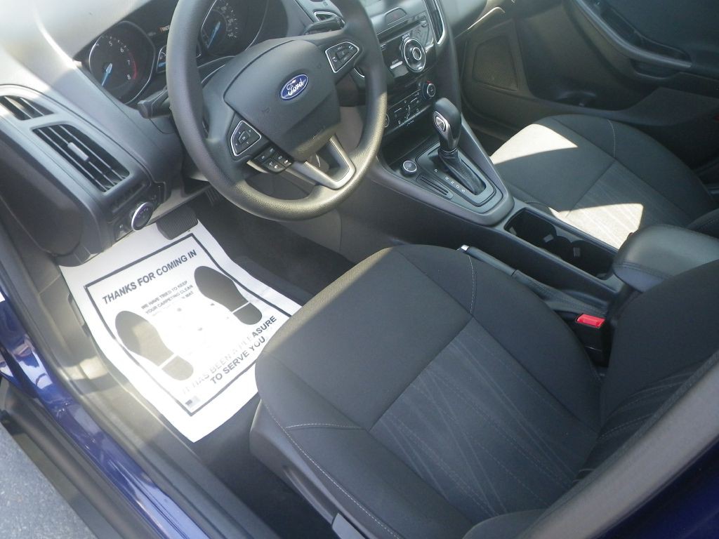 2017 Ford Focus Image 12