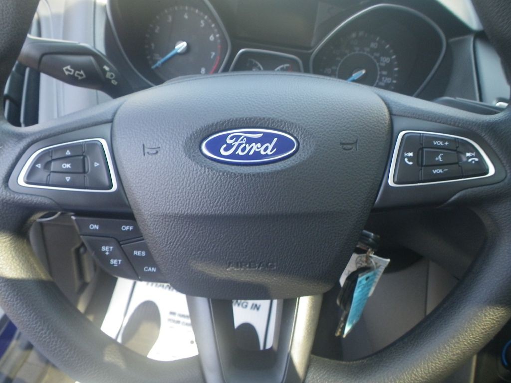 2017 Ford Focus Image 15