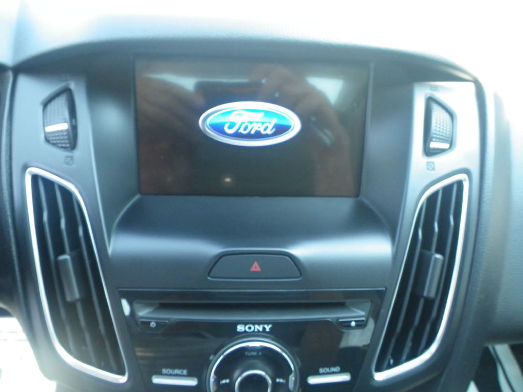 2017 Ford Focus Image 16