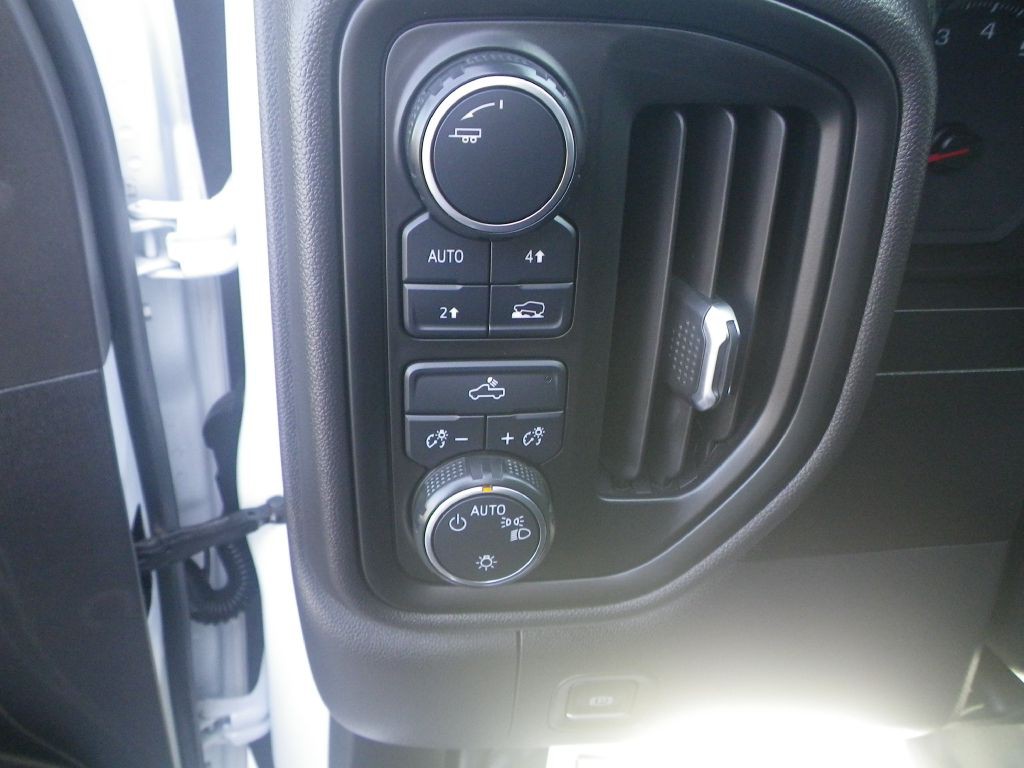 2021 Chevrolet Silverado 1500 Image 12