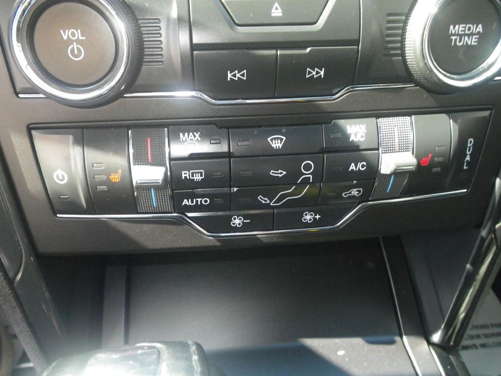 2018 Ford Explorer Image 16