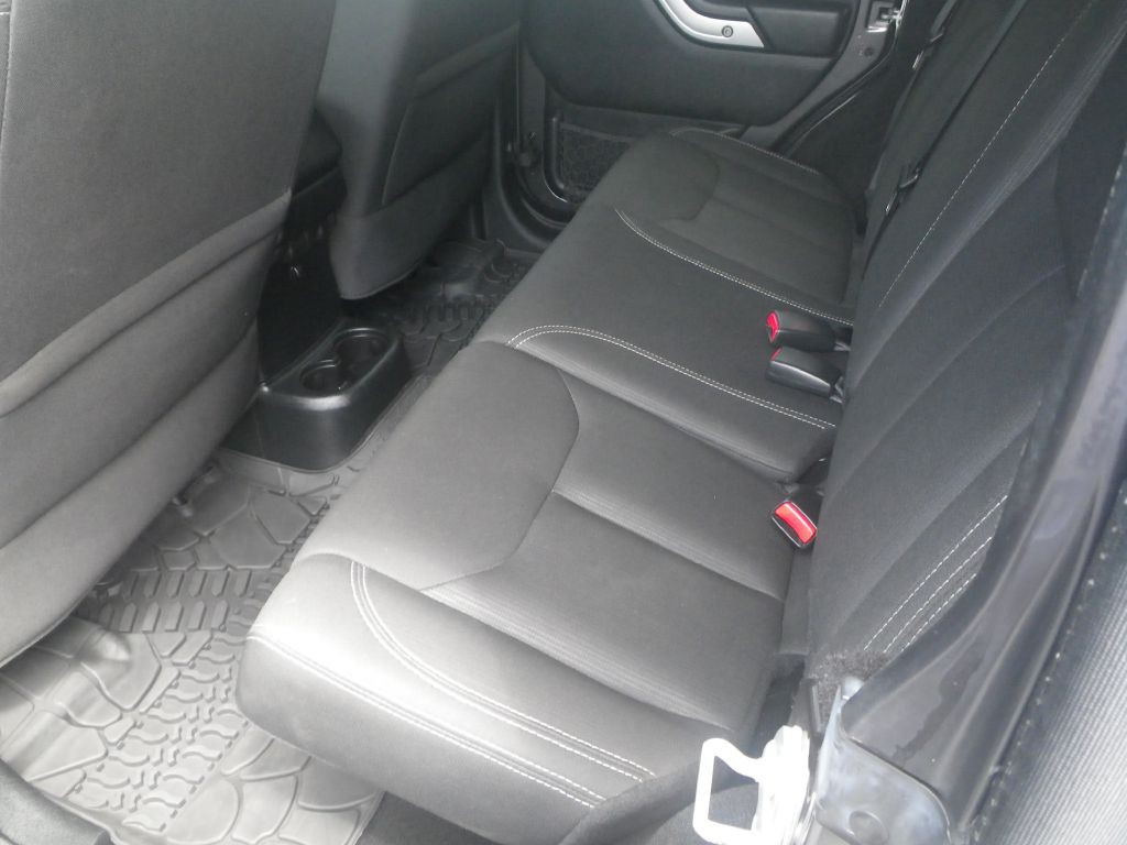 2016 Jeep Wrangler Unlimited Image 8