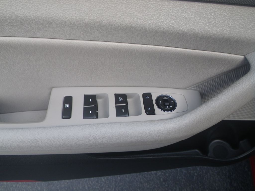 2016 Hyundai Sonata Image 10