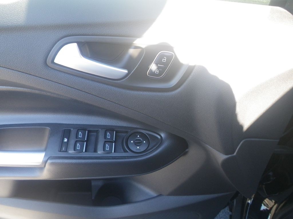 2017 Ford Escape Image 11