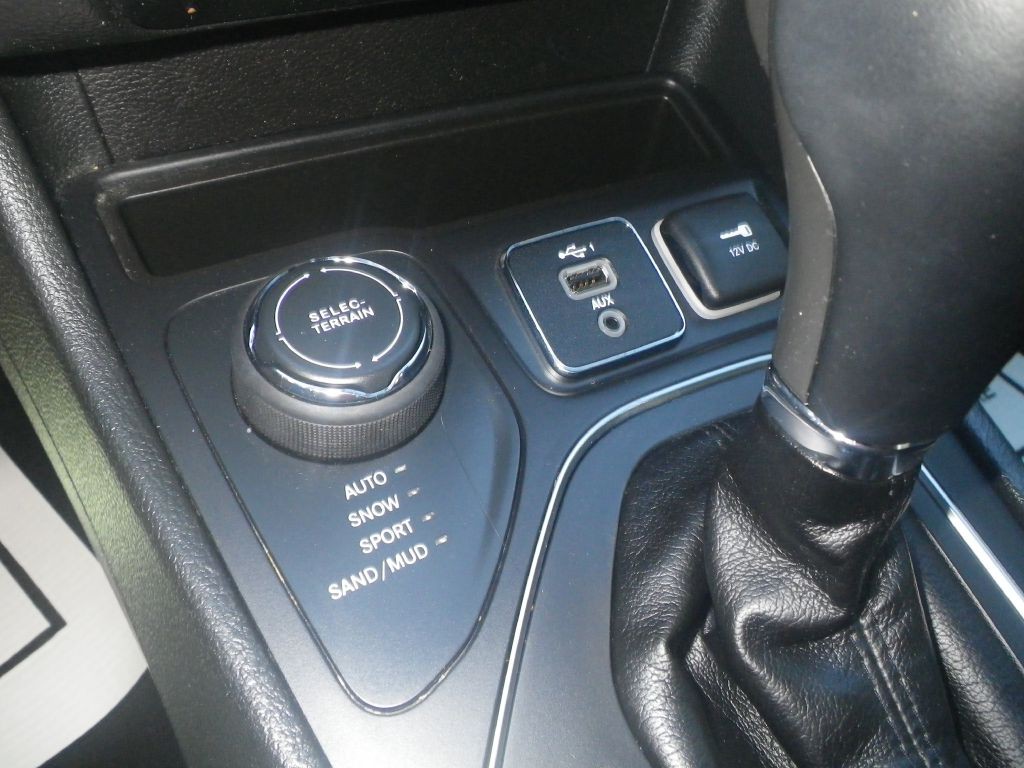 2019 Jeep Cherokee Image 15