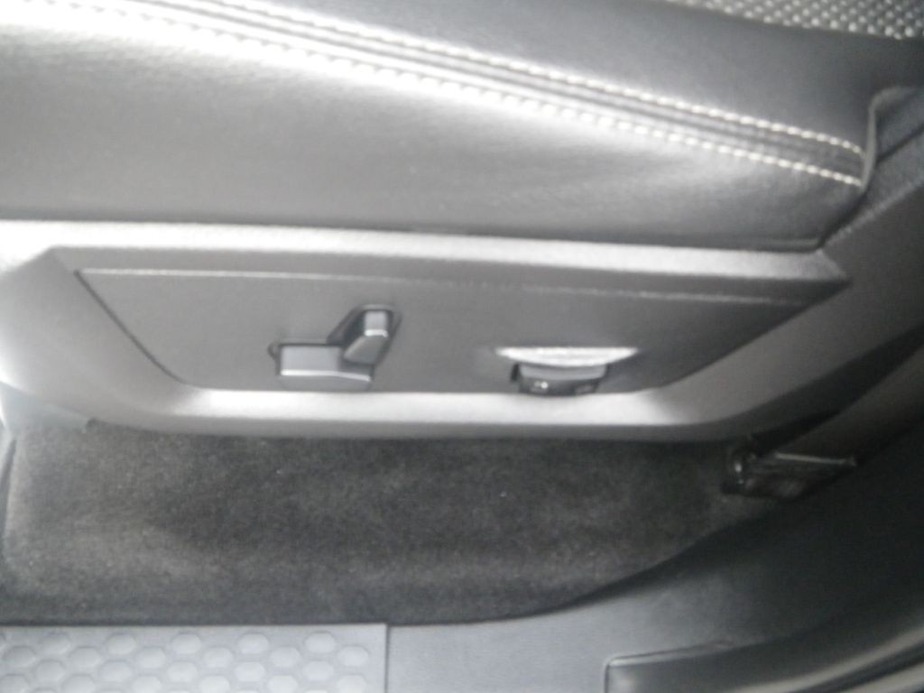 2016 RAM 1500 Image 12