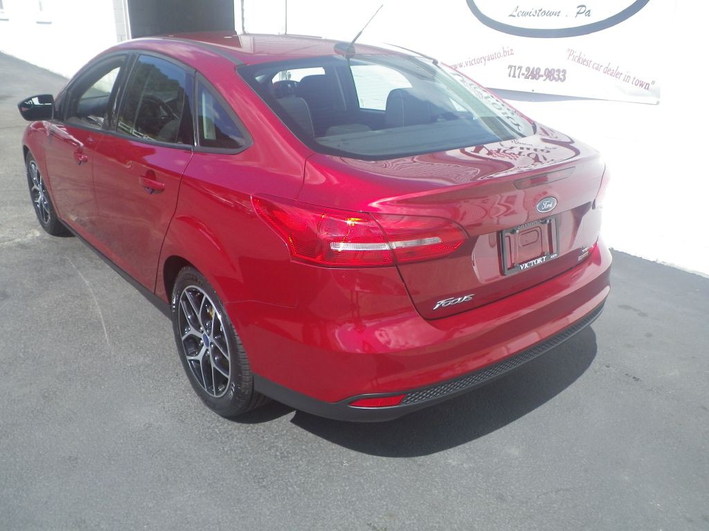 2017 Ford Focus Image 4