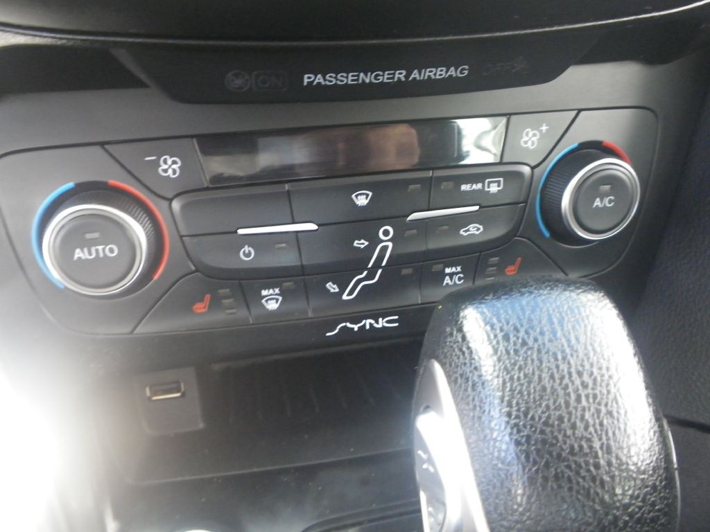 2017 Ford Focus Image 14