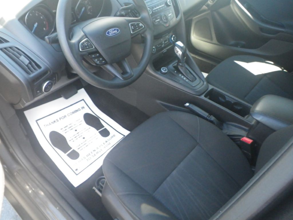 2015 Ford Focus Image 9