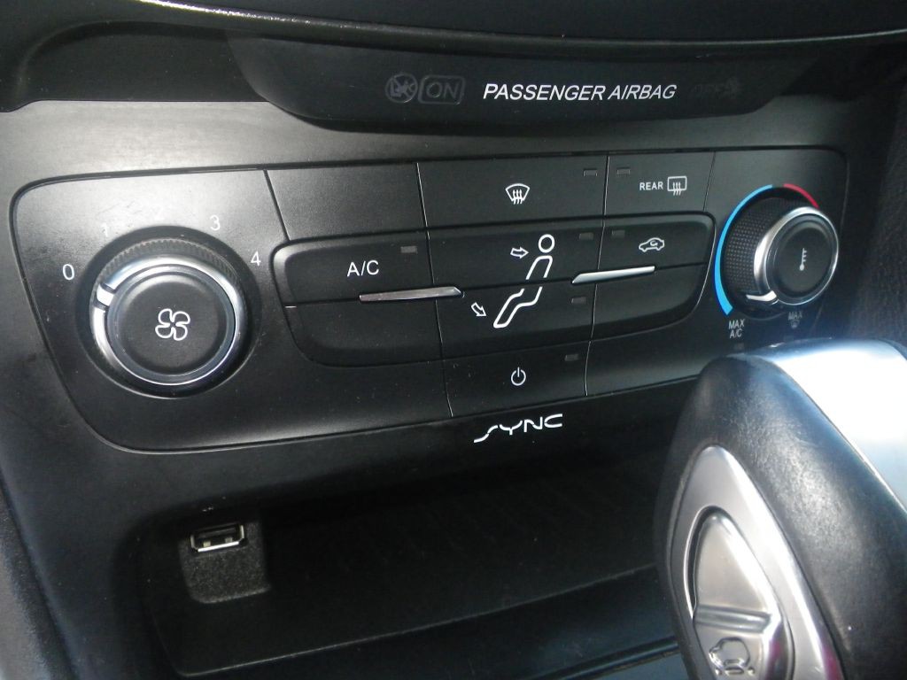 2015 Ford Focus Image 16