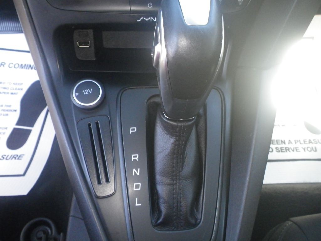 2015 Ford Focus Image 17