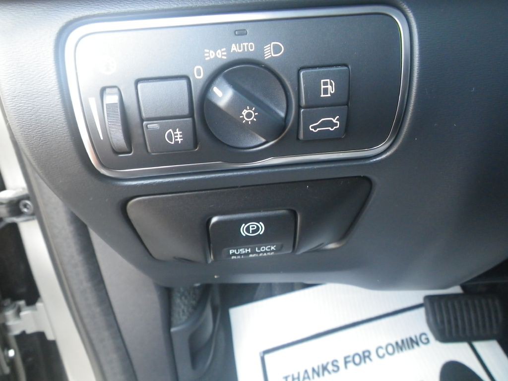 2015 Volvo XC60 Image 15