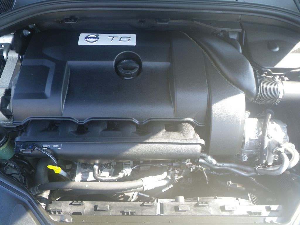 2015 Volvo XC60 Image 21