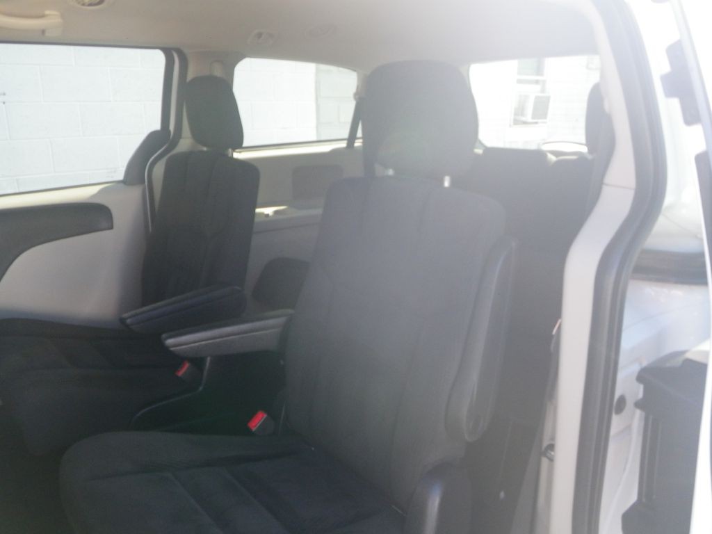2016 Dodge Grand Caravan Image 8