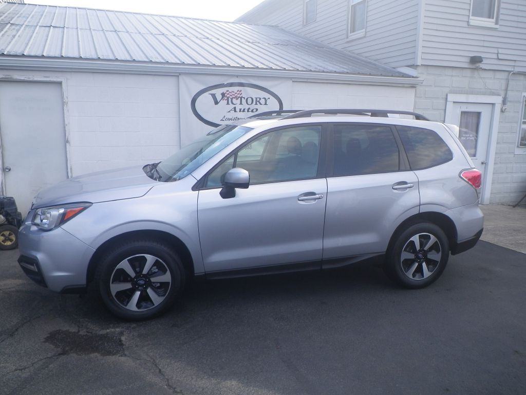 2018 Subaru Forester Image 1