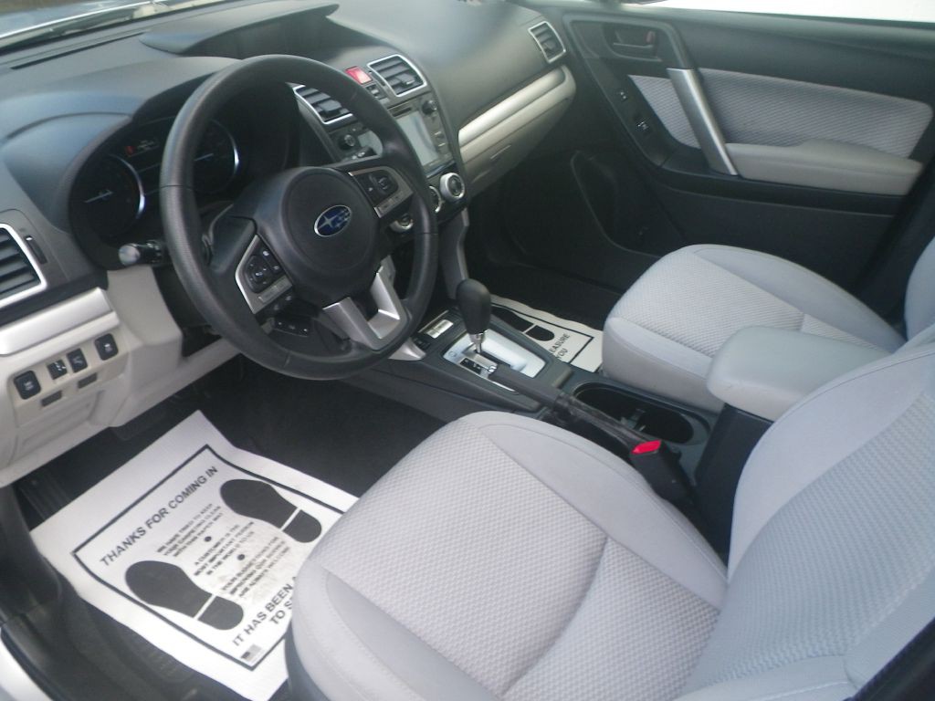 2018 Subaru Forester Image 11