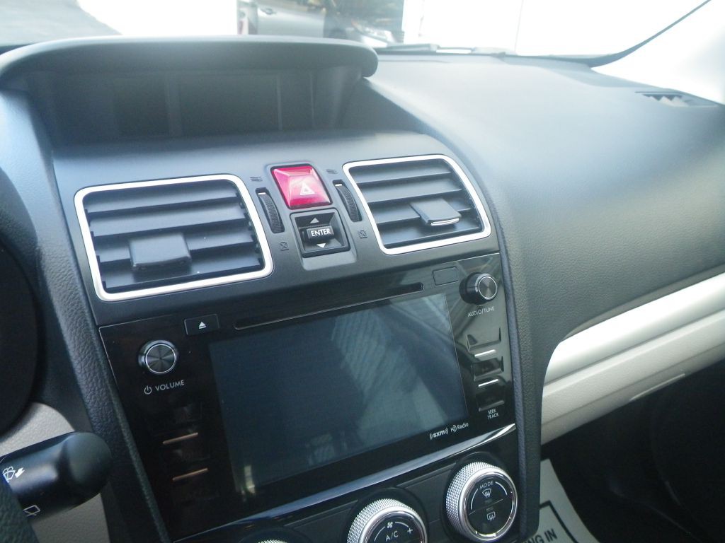 2018 Subaru Forester Image 16