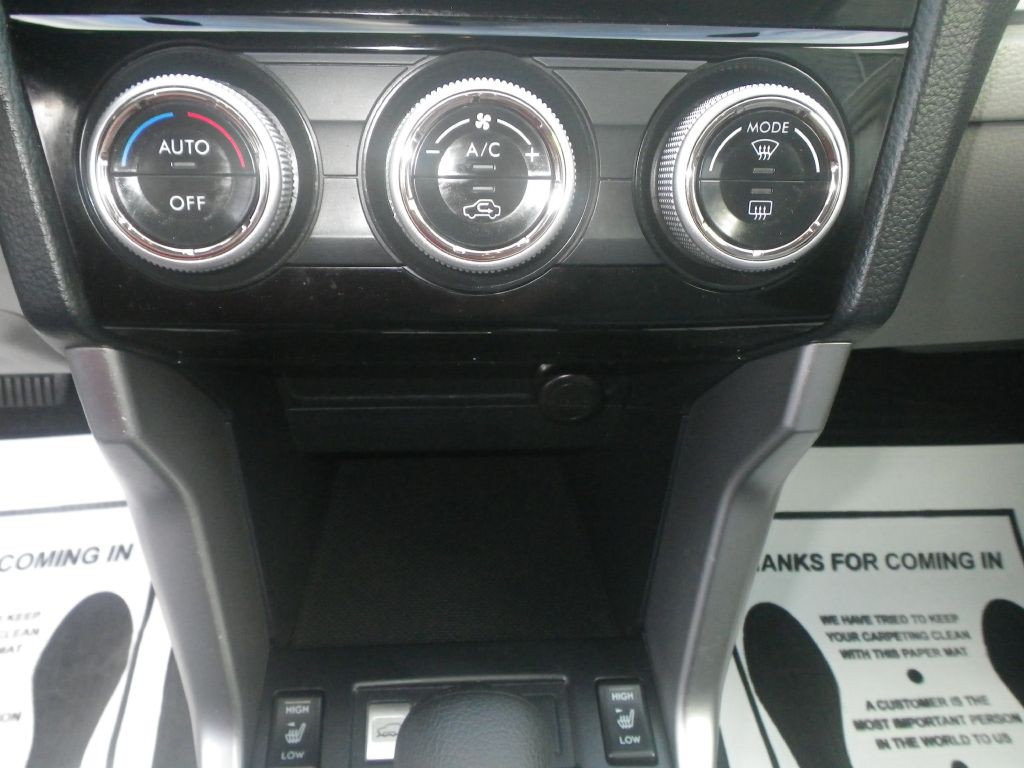 2018 Subaru Forester Image 17