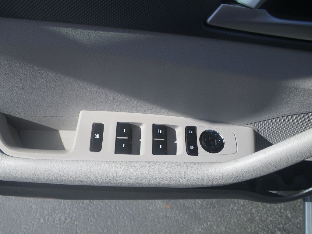 2017 Hyundai Sonata Image 10