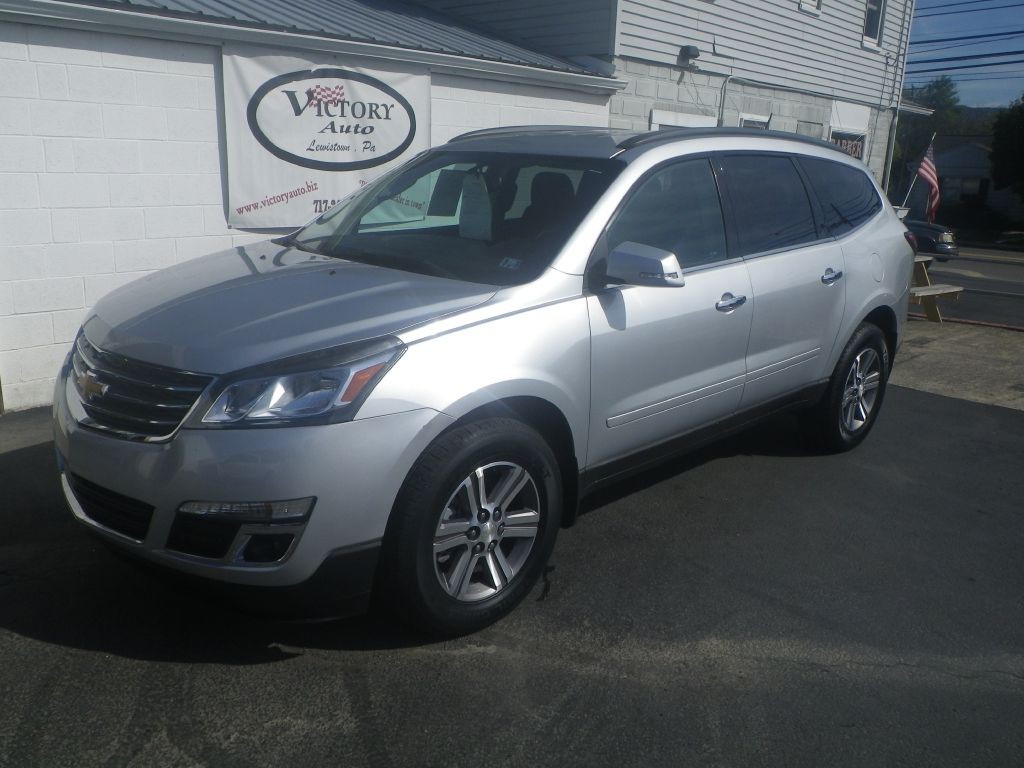 2017 Chevrolet Traverse Image 2