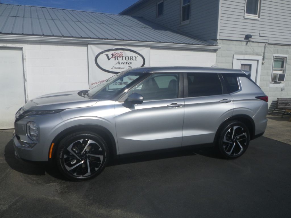 2022 Mitsubishi Outlander Image 1