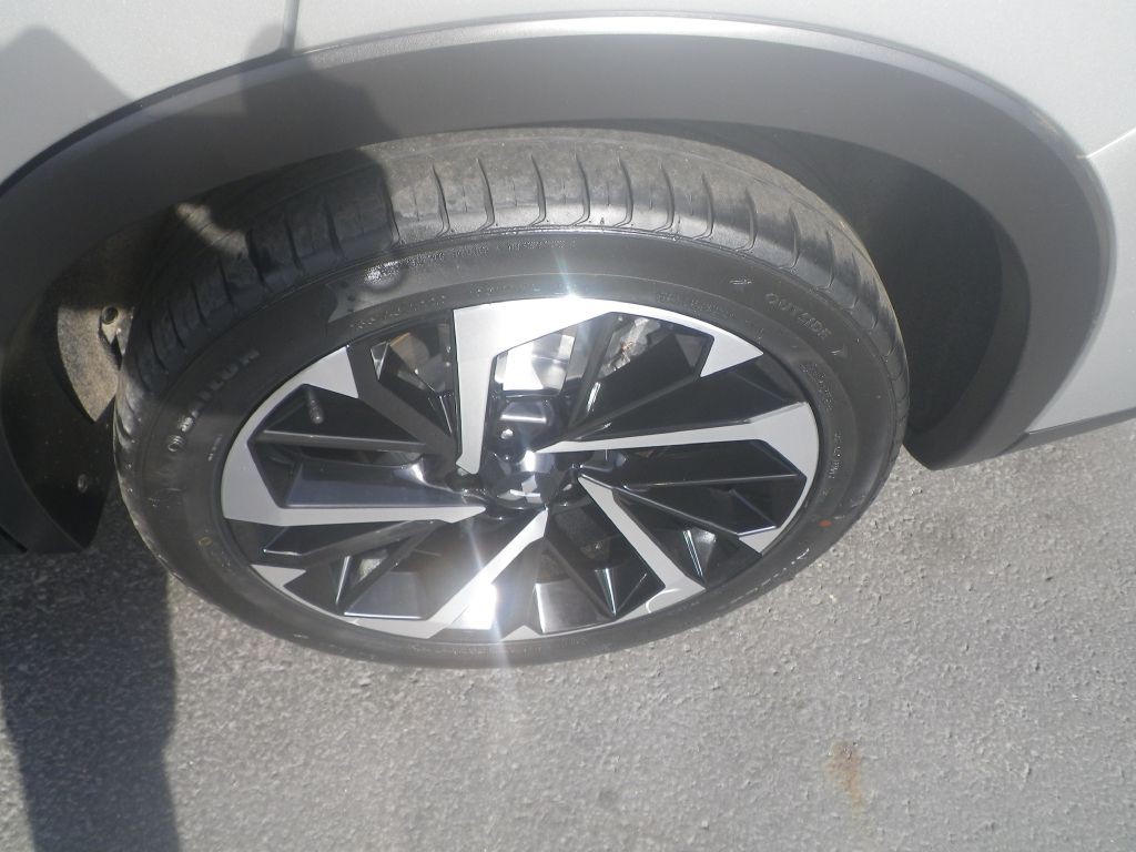 2022 Mitsubishi Outlander Image 8