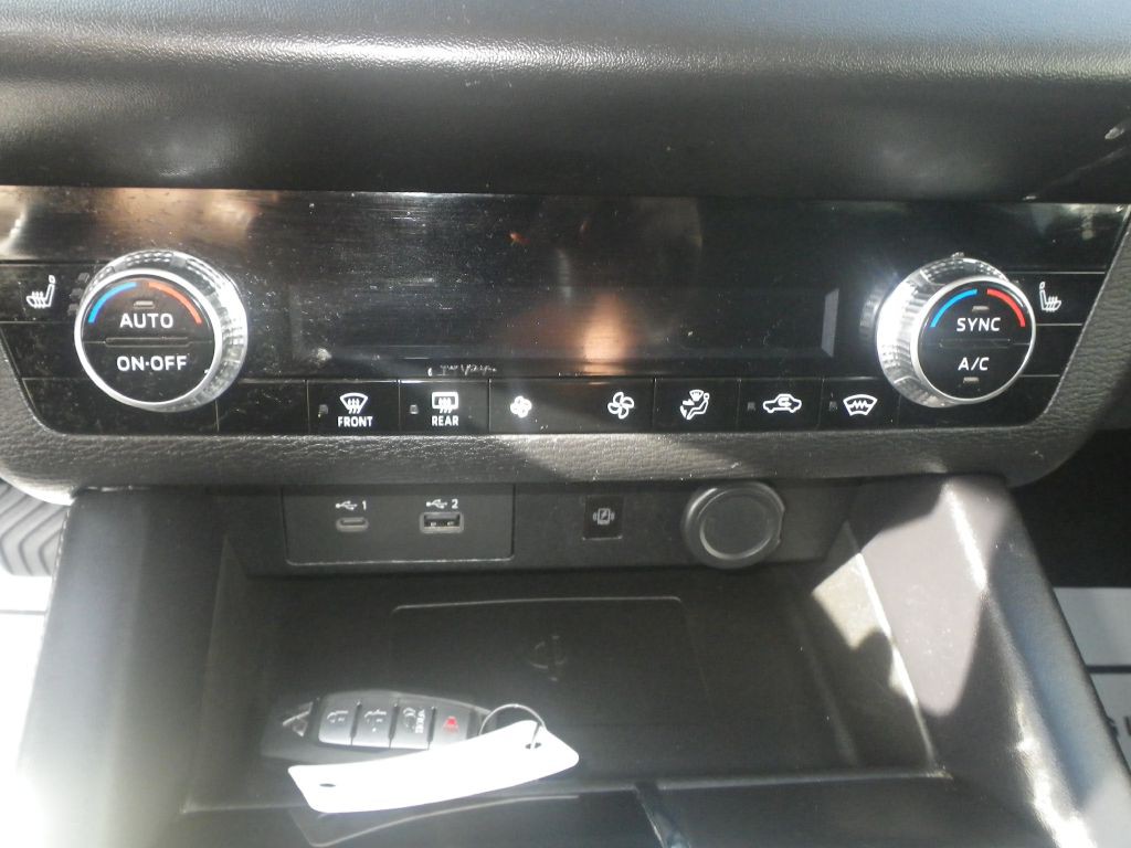 2022 Mitsubishi Outlander Image 16