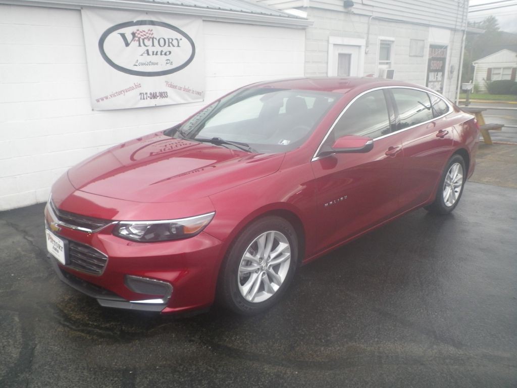 2017 Chevrolet Malibu Image 2