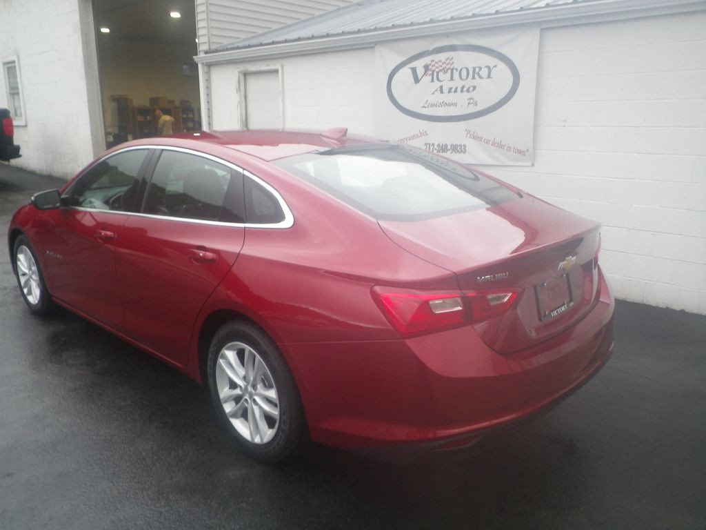 2017 Chevrolet Malibu Image 4
