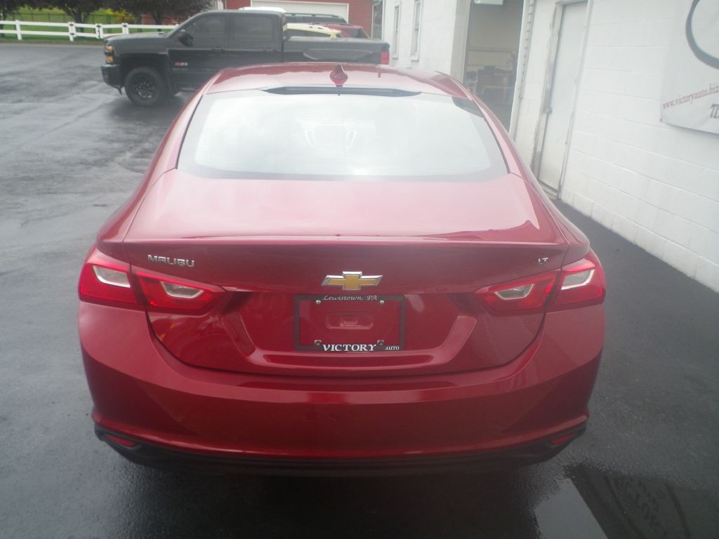 2017 Chevrolet Malibu Image 5