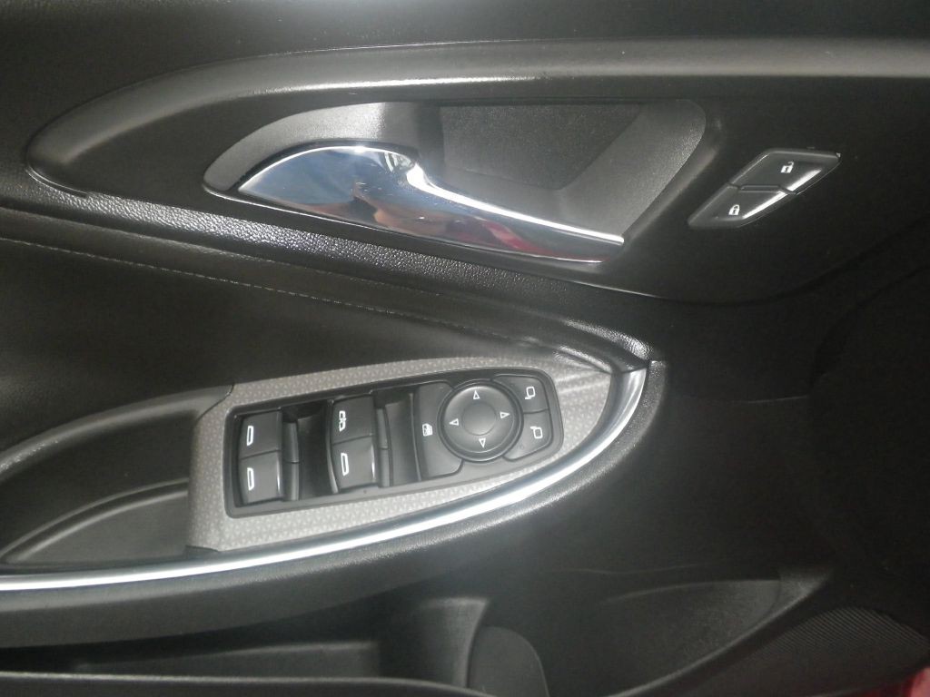 2017 Chevrolet Malibu Image 10