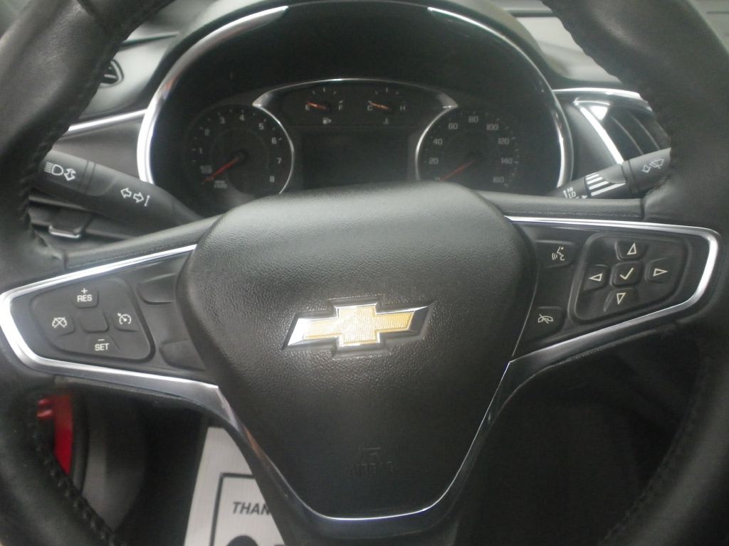 2017 Chevrolet Malibu Image 14