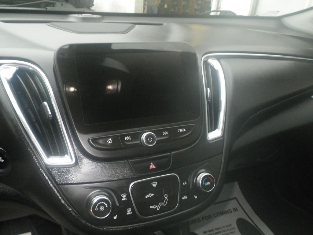 2017 Chevrolet Malibu Image 15