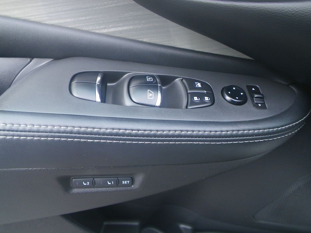 2017 Nissan Murano Image 12
