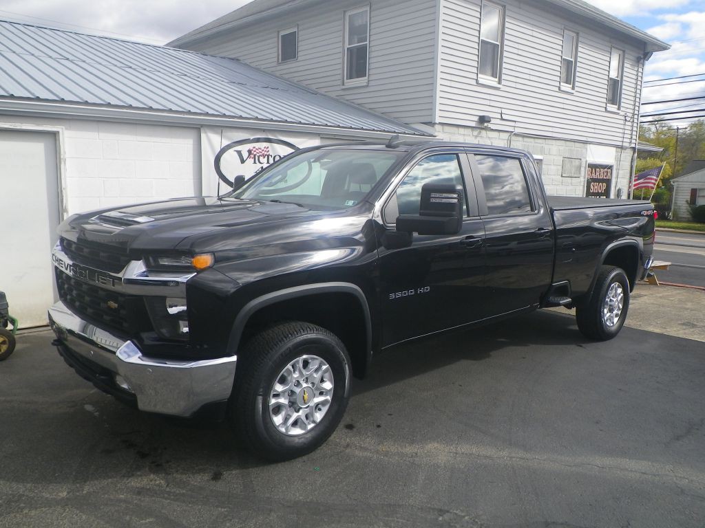 2022 Chevrolet Silverado 1500 Image 2