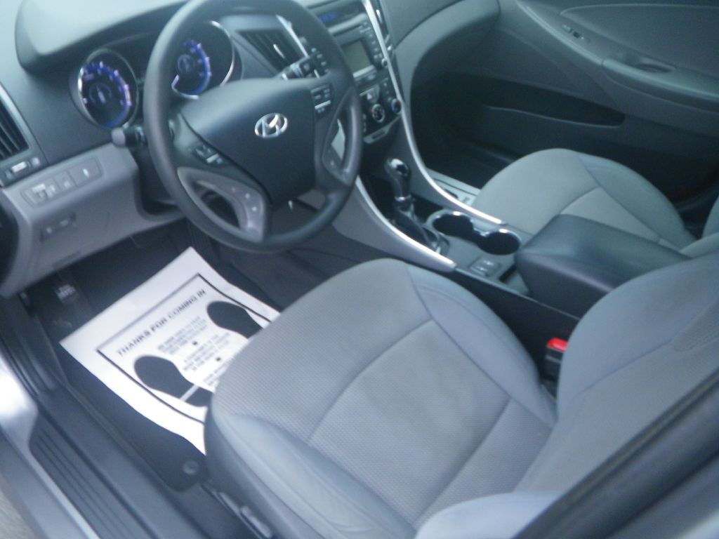 2014 Hyundai Sonata Image 9