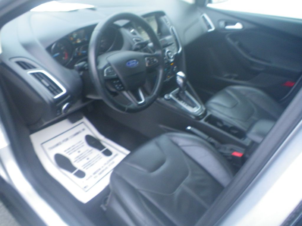 2015 Ford Focus Image 9