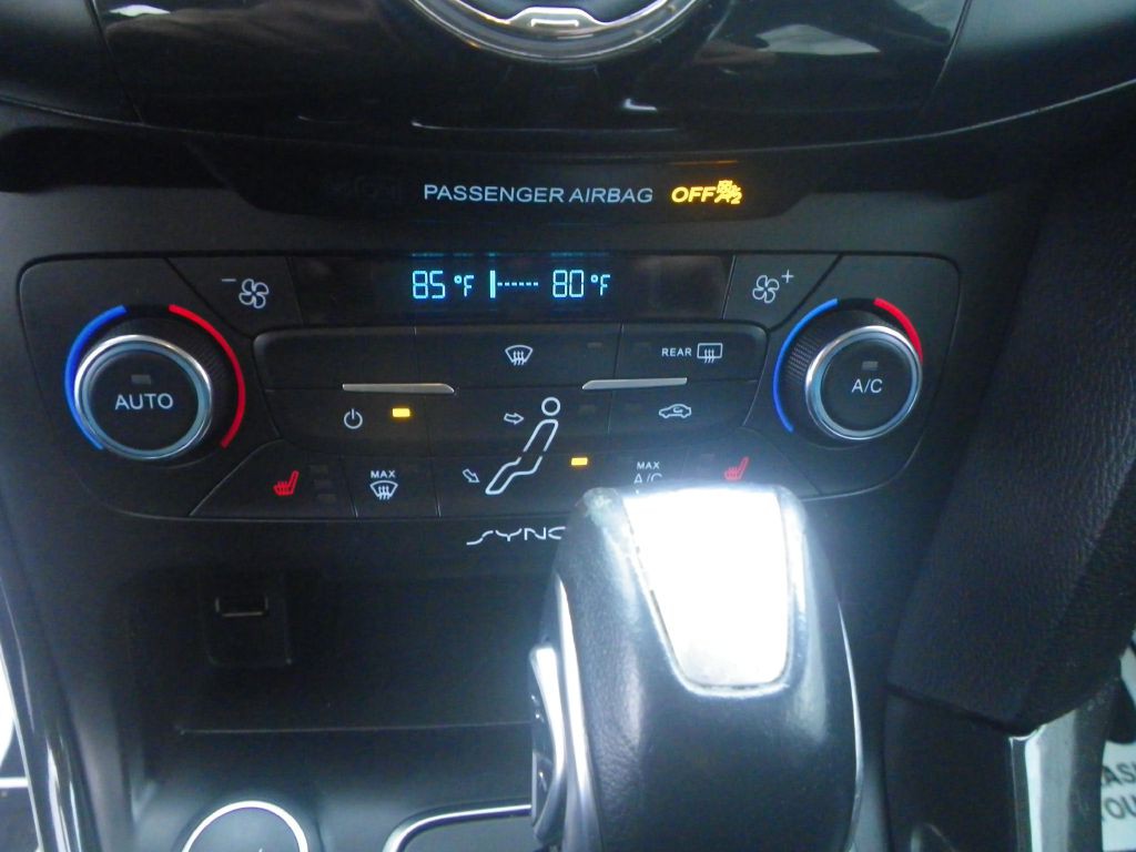 2015 Ford Focus Image 14