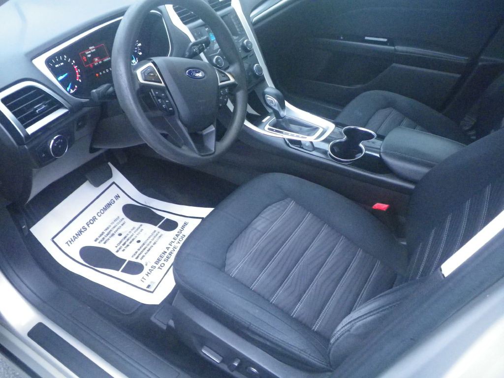 2016 Ford Fusion Image 9